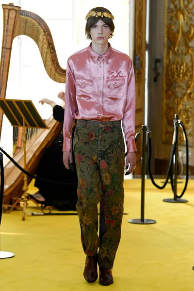 Look 11